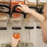 uzimanje namirnice iz rinfuze 2