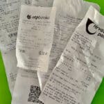 računi na zelenoj površini 2