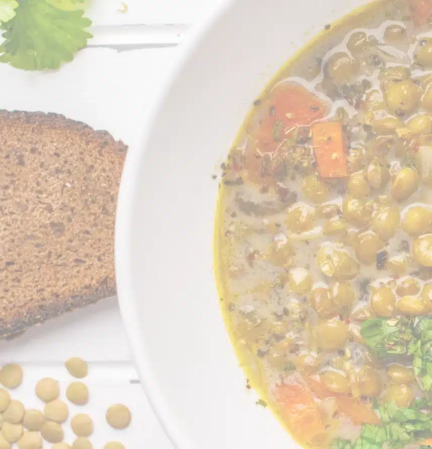 hrana klimatske promjene varivo od leće u tanjuru raženi kruh žuta leća recepti