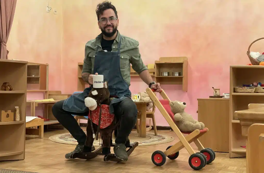 striček duško zelena strana influencera vrtić odgajatelj igračke ja bolji građanin