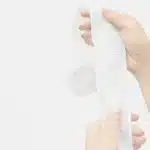 recikliranje računa bpa žena drži dugi račun u rukama nokti