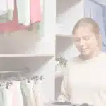 održivi ormar 5 praktičnih savjeta odjeća u ormaru walk in ormar žena u ormaru